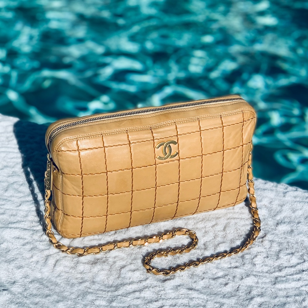 💎 CHANEL 💎 Natural Leather Color Choco Bar Bag